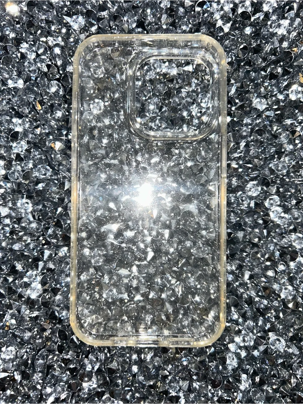 iPhone 15 pro Clear Glitter Phone Case - Unbranded